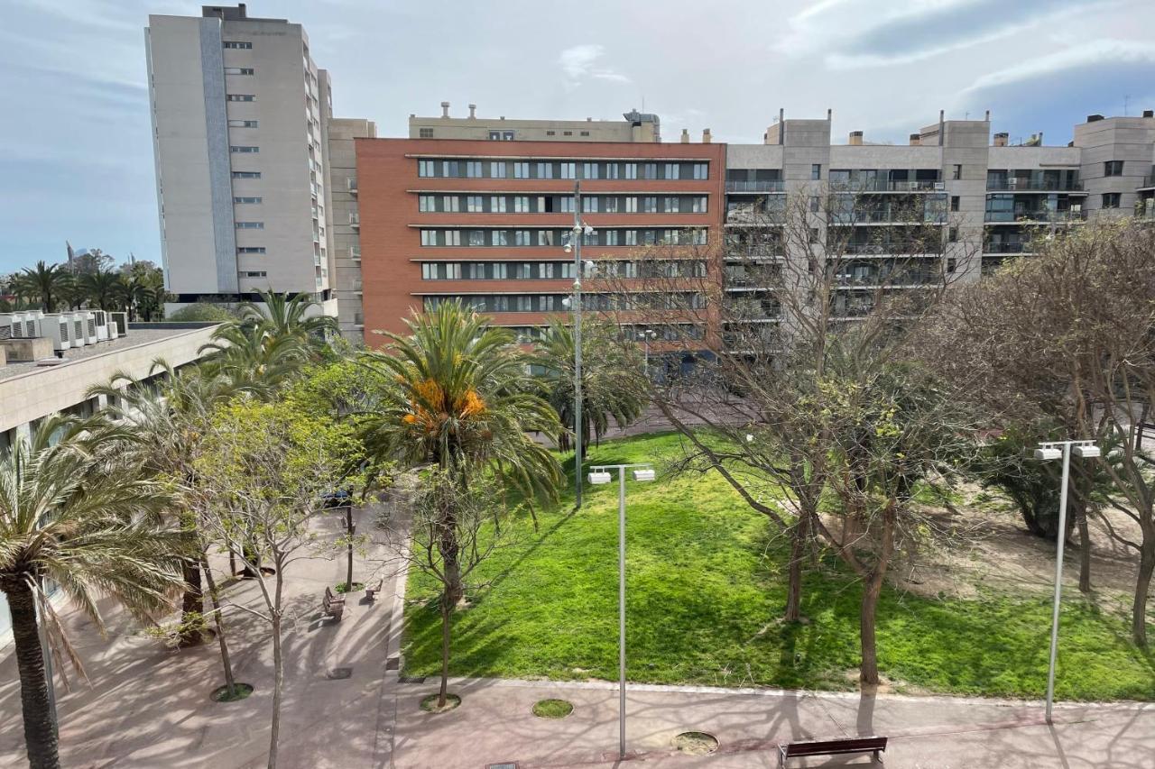 Apartment With Sea Views Next To The Beach Of Mar Bella Barcelona Buitenkant foto